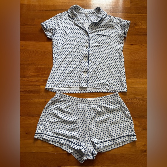 Roller Rabbit Other - Roller Rabbit White and Blue Heart-Print Short Pajama Set